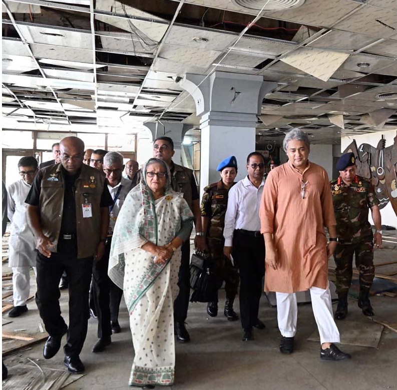 তান্ডবে ব্যাপকভাবে ক্ষতিগ্রস্ত বিটিভি ভবন পরিদর্শন করেছেন প্রধানমন্ত্রী 